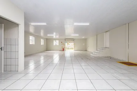Galpão/Depósito/Armazém para alugar, 750m² no Pinheirinho, Curitiba