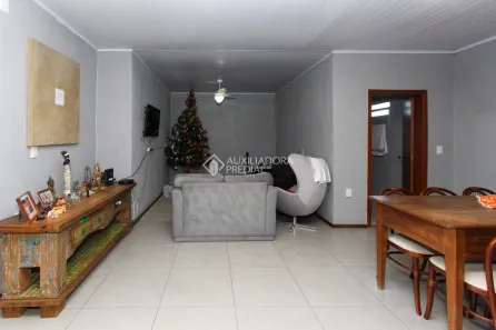 Casa com 3 Quartos à venda, 132m² no Niterói, Canoas