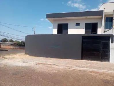 Sobrado com 3 Quartos à venda, 200m² no Conjunto Habitacional Santiago II, Londrina