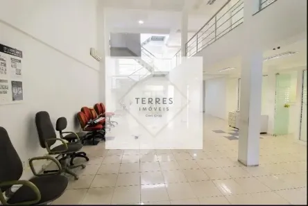 Prédio Comercial para alugar, 700m² no Floresta, Porto Alegre