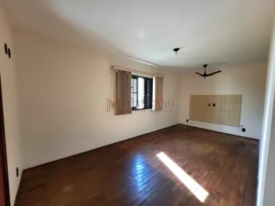 Casa com 3 Quartos para alugar, 392m² no Jardim Estoril IV, Bauru