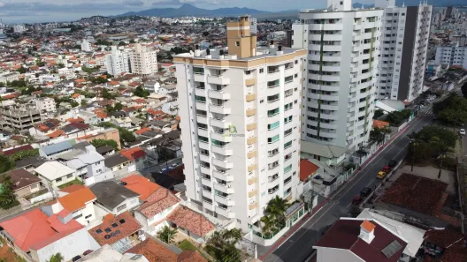 Apartamento com 3 Quartos à venda, 95m² no Barreiros, São José