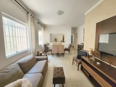 Casa com 3 Quartos à venda, 250m² no Vila Universitária, São Paulo