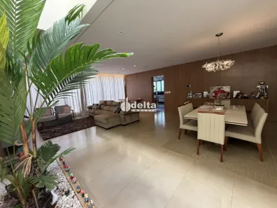 Ponto Comercial com 4 Quartos à venda, 480m² no Saraiva, Uberlândia