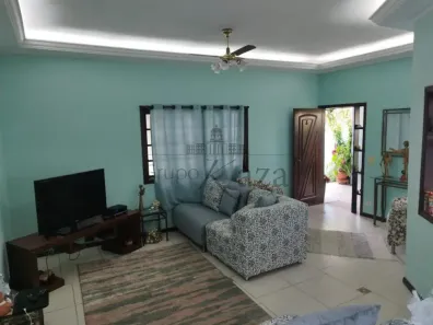 Sobrado com 3 Quartos à venda, 200m² no Jardim Siesta, Jacareí