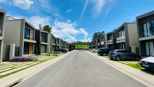 Casa de Condomínio com 2 Quartos à venda, 83m² no Marmeleiro, Atibaia