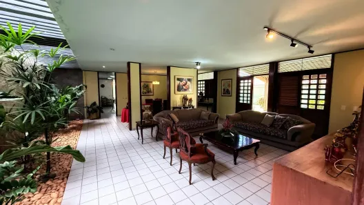 Casa com 3 Quartos à venda, 285m² no Candelária, Natal