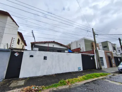 Casa com 5 Quartos para alugar, 308m² no Fátima, Fortaleza