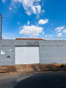 Casa com 3 Quartos à venda, 120m² no São Jorge, Uberlândia