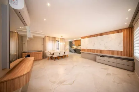 Sobrado com 3 Quartos à venda, 186m² no Bom Retiro, Curitiba