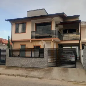 Casa com 4 Quartos à venda, 220m² no Madri, Palhoça