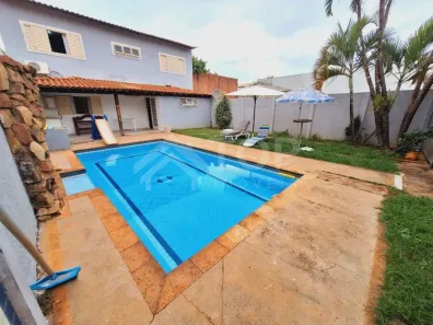 Sobrado com 4 Quartos à venda, 300m² no Parque Fehr, São Carlos