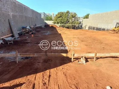 Lote/Terreno à venda, 1000m² no Cidade Jardim, Uberlândia