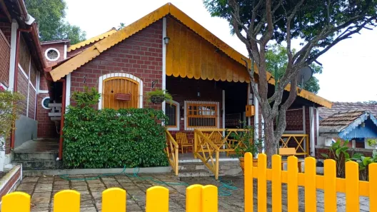 Casa de Condomínio com 5 Quartos para alugar, 120m² no Alpes Suiços, Gravatá