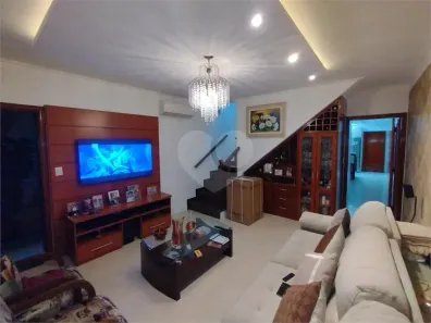 Sobrado com 4 Quartos à venda, 203m² no Vila Carrão, São Paulo