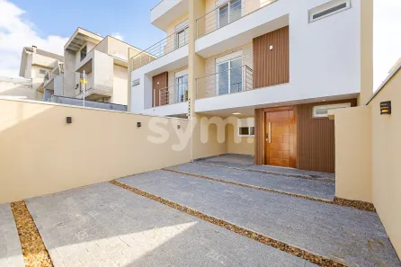 Sobrado com 3 Quartos à venda, 180m² no Santo Inácio, Curitiba