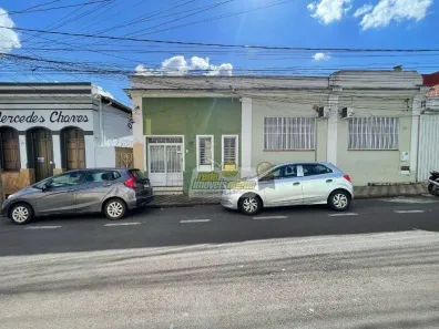 Casa com 10 Quartos à venda, 174m² no Centro, Uberaba