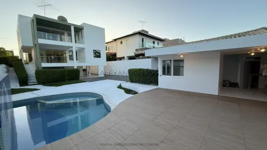 Casa de Condomínio com 4 Quartos para alugar, 400m² no Jardim Petrópolis, Maceió