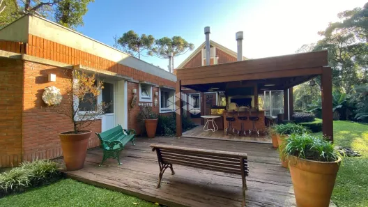 Casa de Condomínio com 4 Quartos à venda, 440m² no Linha 15 de Novembro, Gramado