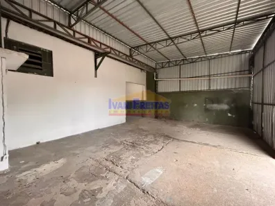 Galpão/Depósito/Armazém para alugar, 200m² no Fazendinha, Curitiba