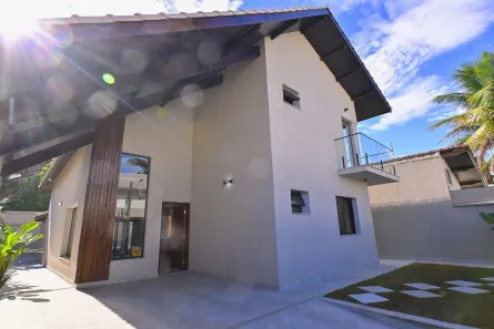 Sobrado com 4 Quartos à venda, 194m² no Centro, Peruíbe