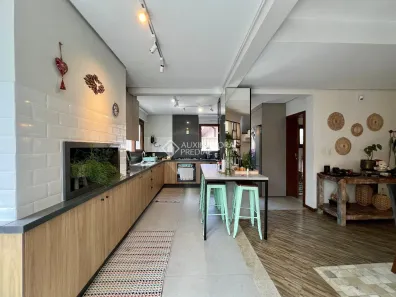 Casa com 4 Quartos à venda, 203m² no Sambaqui, Florianópolis