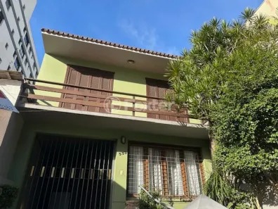 Sobrado com 3 Quartos à venda, 240m² no Mont Serrat, Porto Alegre