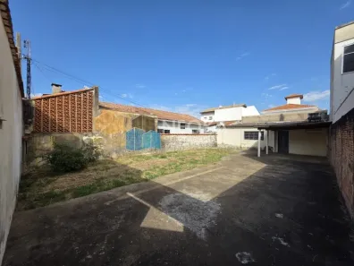 Casa com 2 Quartos para alugar, 250m² no Vila Marta, Franca