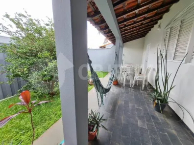 Casa com 3 Quartos à venda, 200m² no Cidade Jardim, Uberlândia