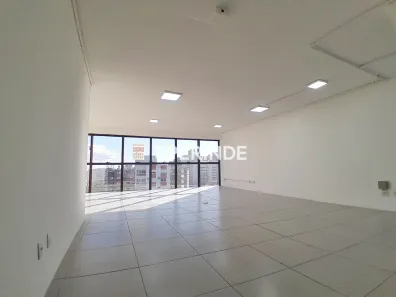 Sala Comercial para alugar, 120m² no Três Figueiras, Porto Alegre