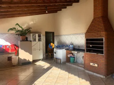 Casa com 3 Quartos à venda, 225m² no Jardim Iguaçu, Maringá