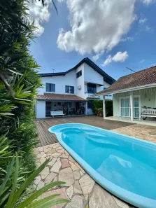 Casa com 5 Quartos à venda, 355m² no Iririú, Joinville