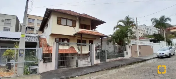 Casa com 2 Quartos à venda, 315m² no Trindade, Florianópolis