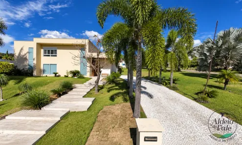 Sobrado com 4 Quartos à venda, 586m² no Residencial Aldeia do Vale, Goiânia