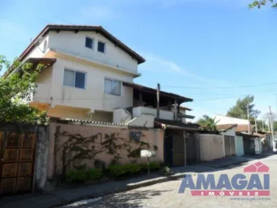 Sobrado com 7 Quartos à venda, 688m² no Centro, Jacareí