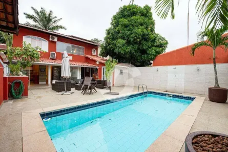Casa com 4 Quartos à venda, 229m² no Piratininga, Niterói