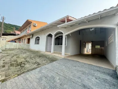 Casa com 4 Quartos à venda, 204m² no Roçado, São José