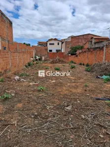Lote/Terreno à venda, 320m² no Novo Delfino, Montes Claros