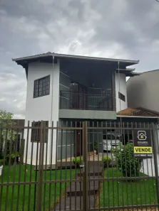 Sobrado com 3 Quartos à venda, 249m² no Comasa, Joinville
