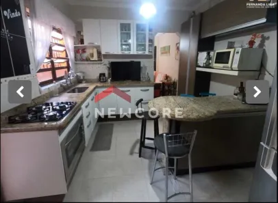 Sobrado com 4 Quartos à venda, 117m² no Centro, Mongaguá