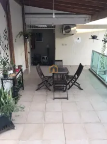 Sobrado com 3 Quartos à venda, 300m² no Marapé, Santos