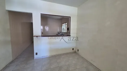 Casa com 2 Quartos para alugar, 92m² no Jardim Emília, Jacareí