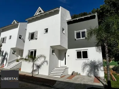 Casa com 3 Quartos à venda, 240m² no Vila Nova, Porto Alegre