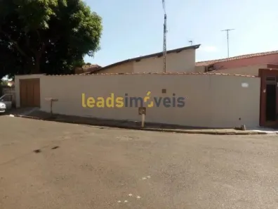 Casa com 2 Quartos à venda, 68m² no Vila Reis, Jardinópolis
