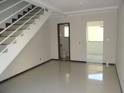 Casa com 2 Quartos para alugar, 68m² no Santa Mônica, Belo Horizonte