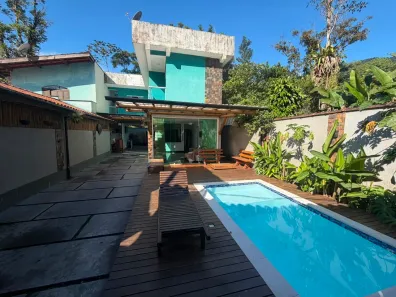 Sobrado com 3 Quartos para alugar, 80m² no Boiçucanga, São Sebastião