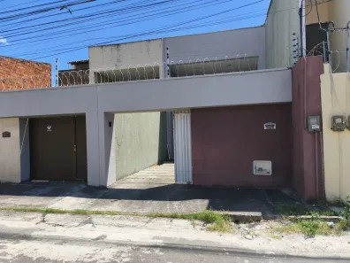 Casa com 4 Quartos à venda, 180m² no Edson Queiroz, Fortaleza