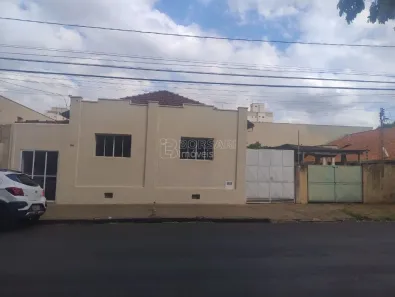 Casa com 4 Quartos à venda, 160m² no Centro, Araraquara