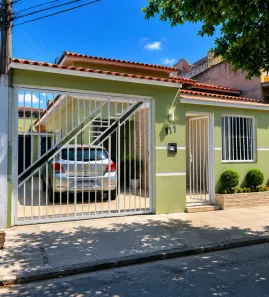 Casa com 2 Quartos para alugar, 180m² no Olinda, Nilópolis