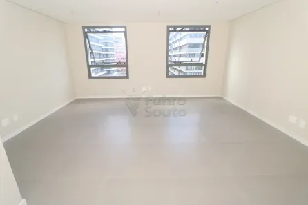 Sala Comercial à venda, 33m² no São Gonçalo, Pelotas